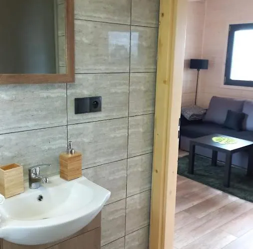 Wakacyjny Pod Grusza 假日公园 *